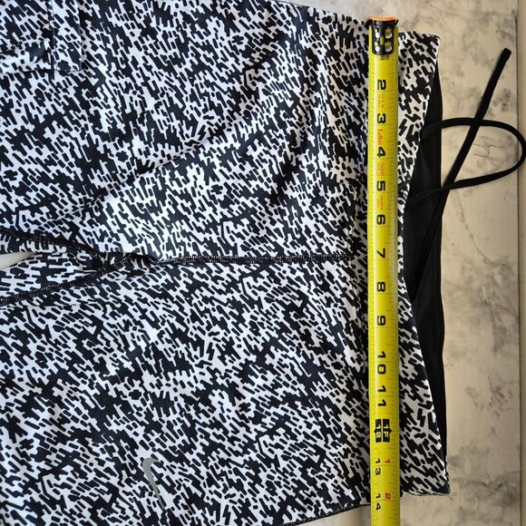 Nike Dri-Fit Athletic Leggings Black & White Print Women's Sz Med - Picture 10 of 13